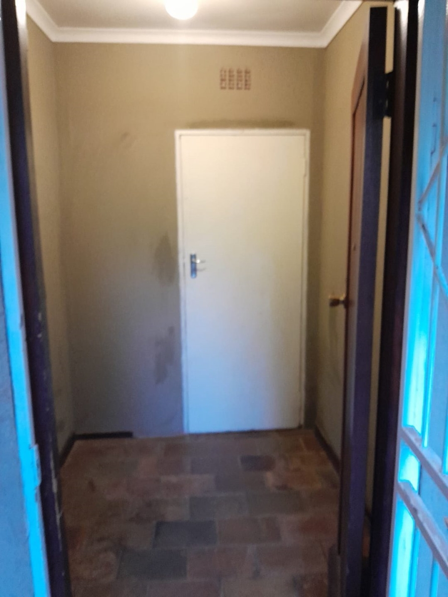  Bedroom Property for Sale in Crystal Park Gauteng