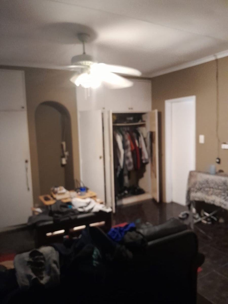  Bedroom Property for Sale in Crystal Park Gauteng