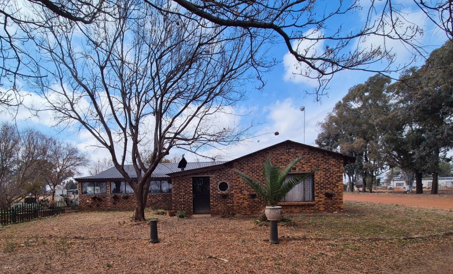 4 Bedroom Property for Sale in Gladwood Gauteng