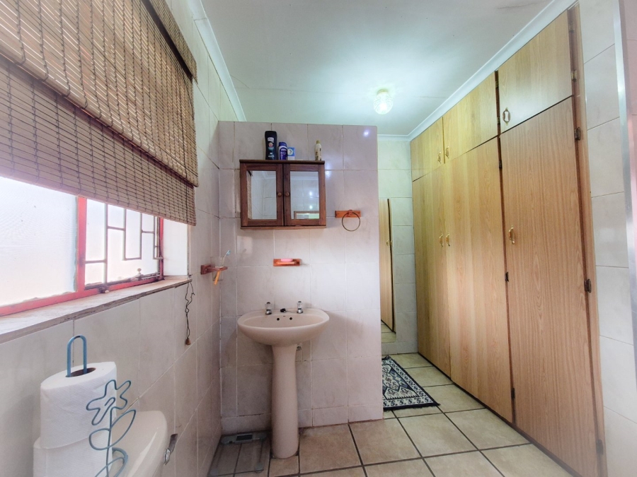 4 Bedroom Property for Sale in Gladwood Gauteng