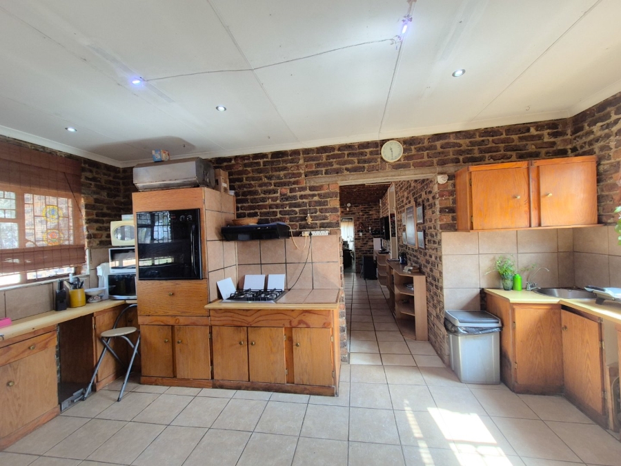 4 Bedroom Property for Sale in Gladwood Gauteng
