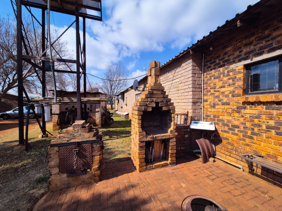 4 Bedroom Property for Sale in Gladwood Gauteng