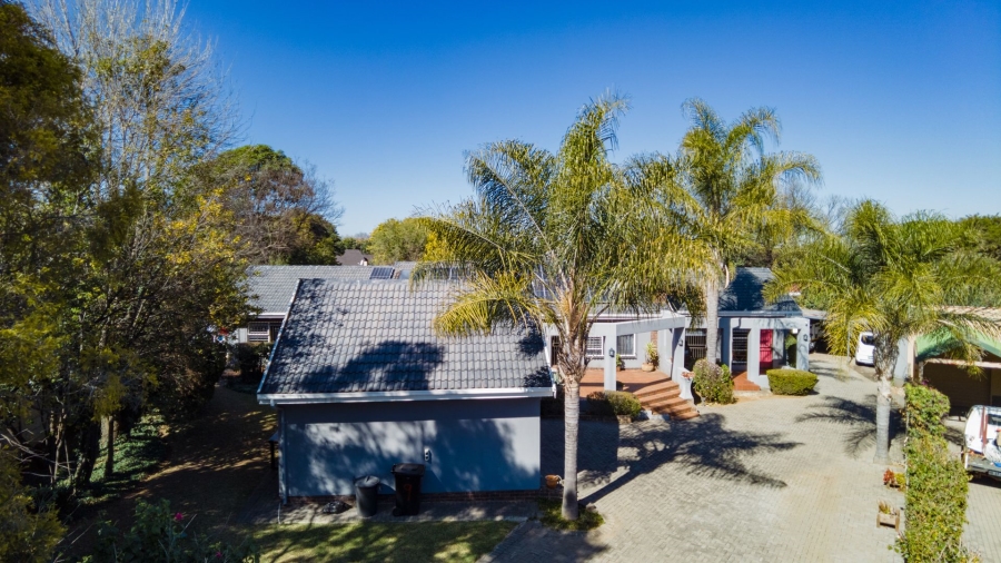 5 Bedroom Property for Sale in Aston Manor Gauteng