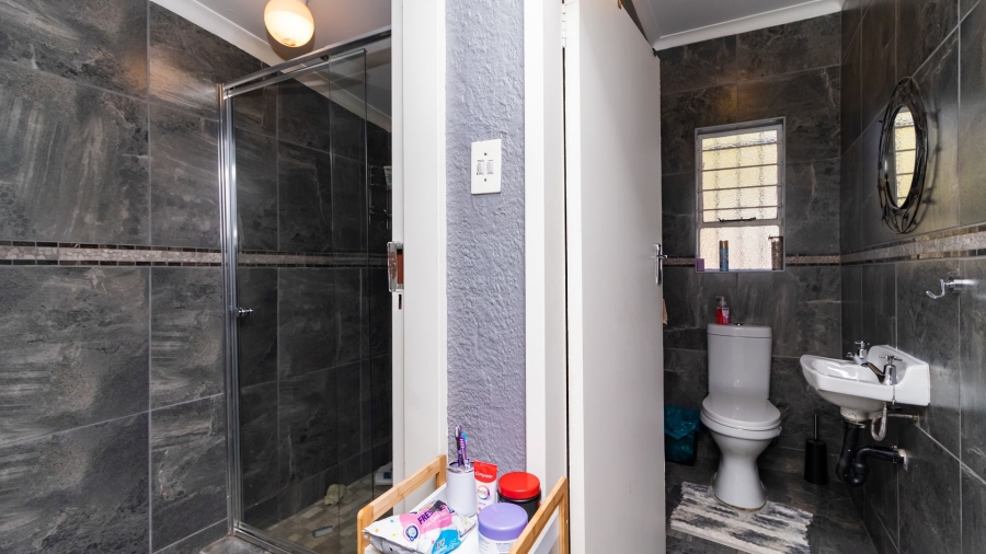 5 Bedroom Property for Sale in Aston Manor Gauteng