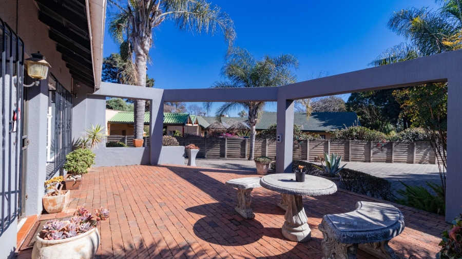 5 Bedroom Property for Sale in Aston Manor Gauteng