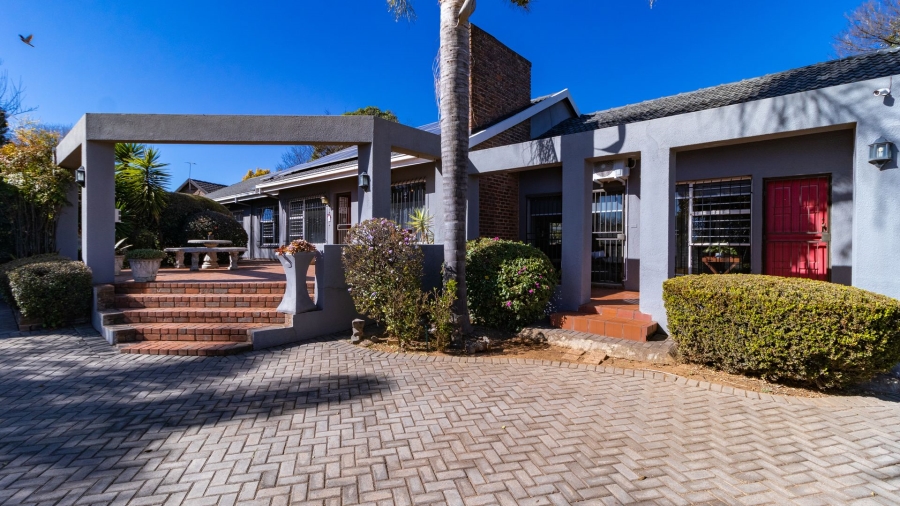 5 Bedroom Property for Sale in Aston Manor Gauteng