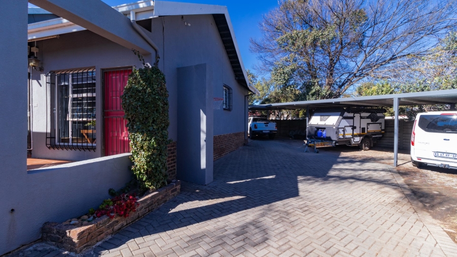5 Bedroom Property for Sale in Aston Manor Gauteng