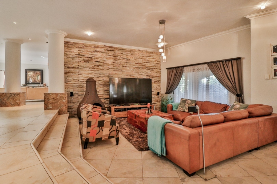 7 Bedroom Property for Sale in Glenvista Gauteng