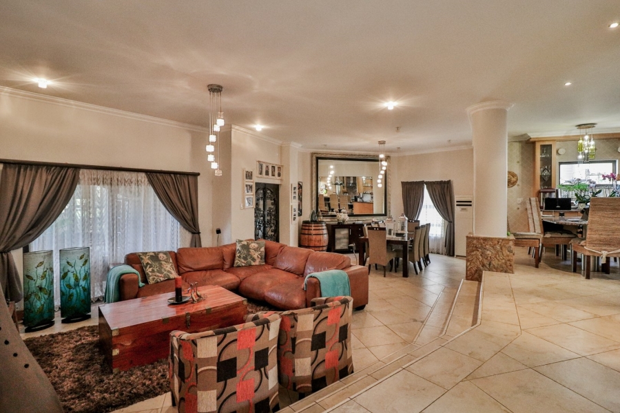 7 Bedroom Property for Sale in Glenvista Gauteng