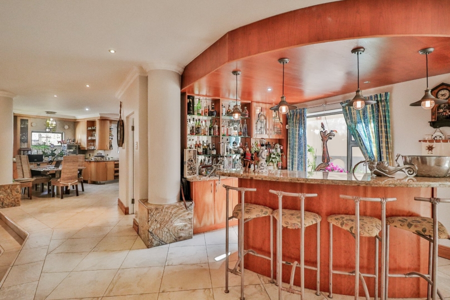 7 Bedroom Property for Sale in Glenvista Gauteng