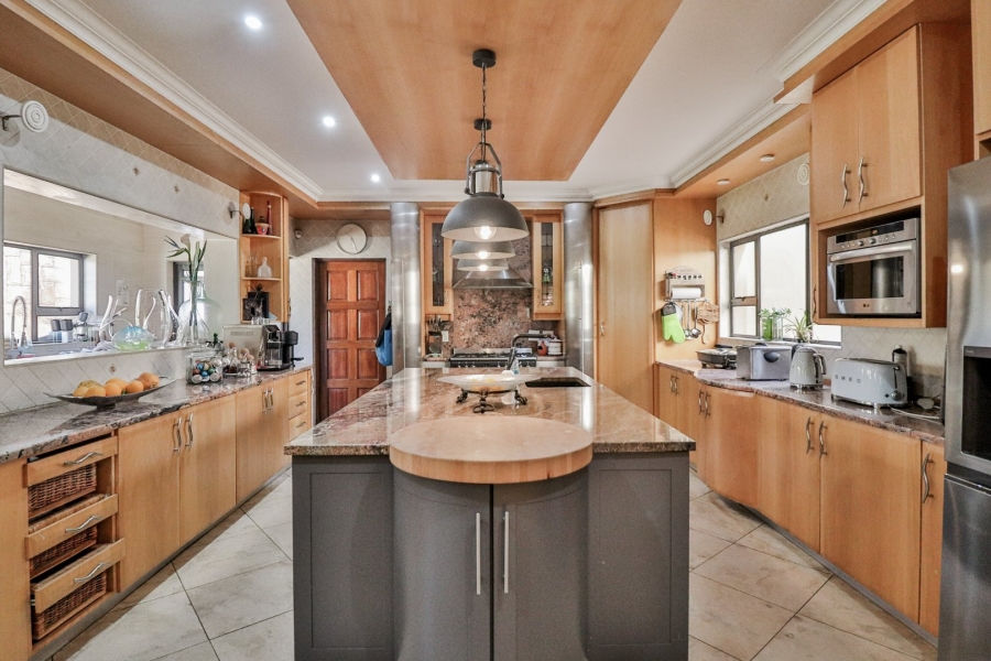 7 Bedroom Property for Sale in Glenvista Gauteng
