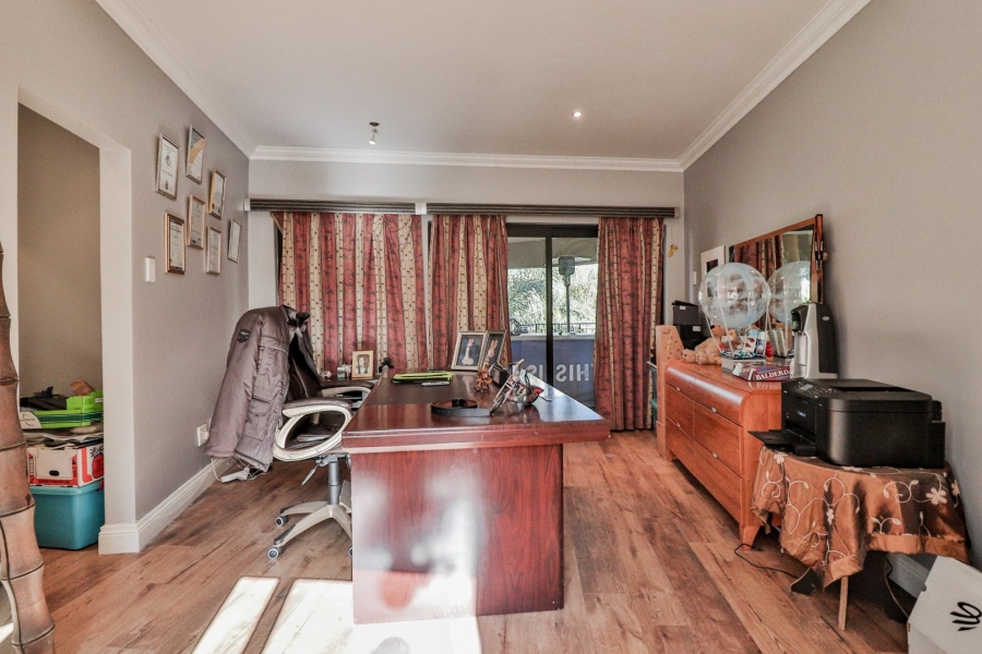 7 Bedroom Property for Sale in Glenvista Gauteng