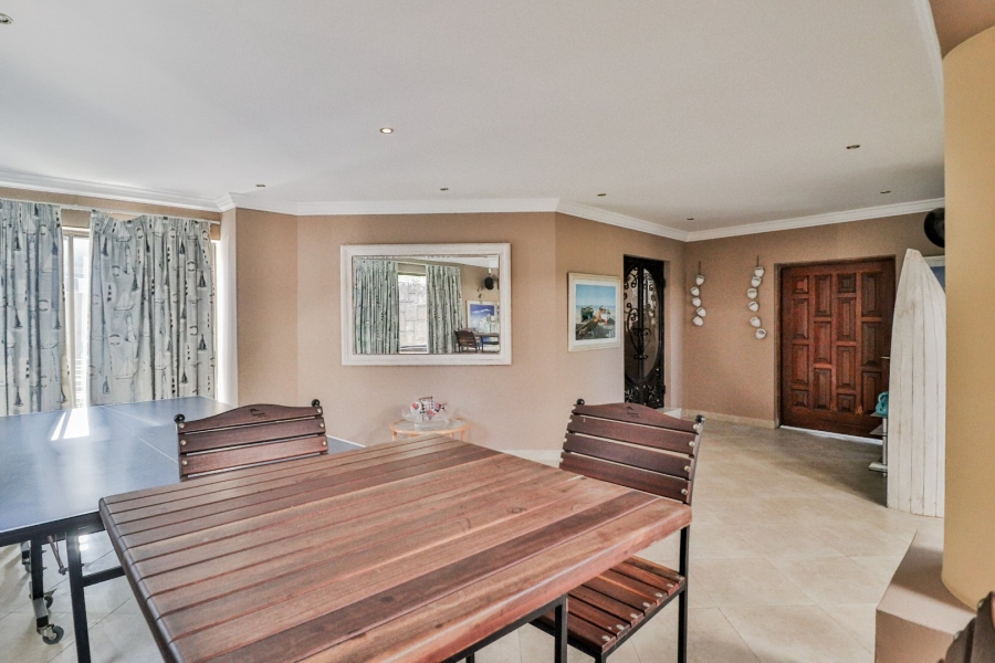 7 Bedroom Property for Sale in Glenvista Gauteng