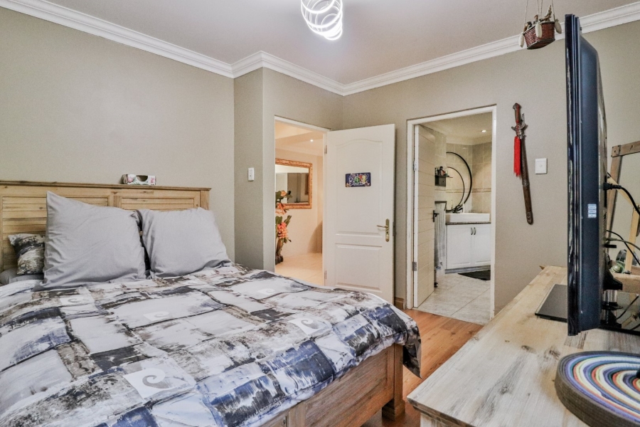 7 Bedroom Property for Sale in Glenvista Gauteng