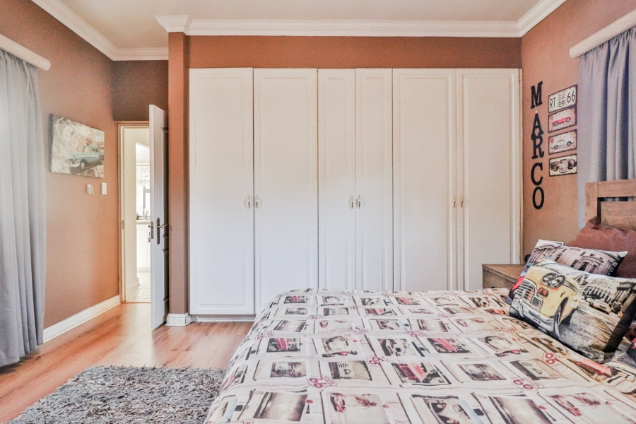 7 Bedroom Property for Sale in Glenvista Gauteng