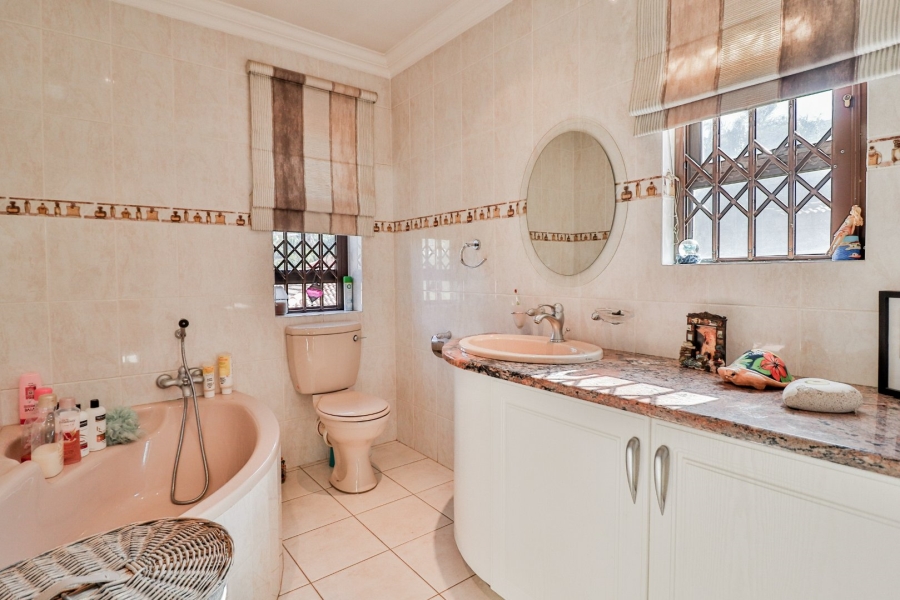 7 Bedroom Property for Sale in Glenvista Gauteng