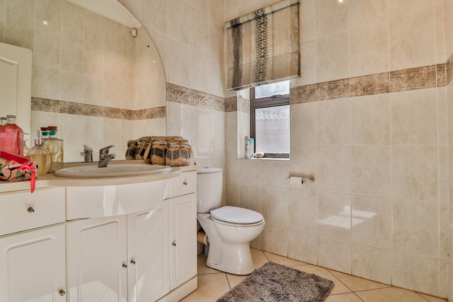 7 Bedroom Property for Sale in Glenvista Gauteng