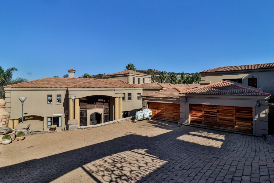 7 Bedroom Property for Sale in Glenvista Gauteng