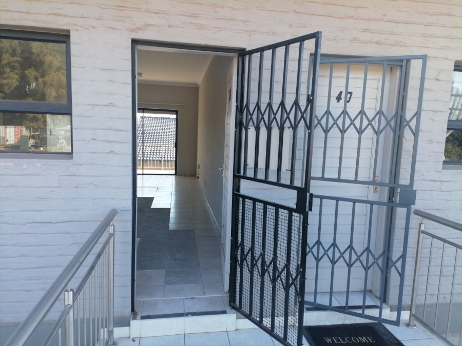 2 Bedroom Property for Sale in Norton Park Gauteng