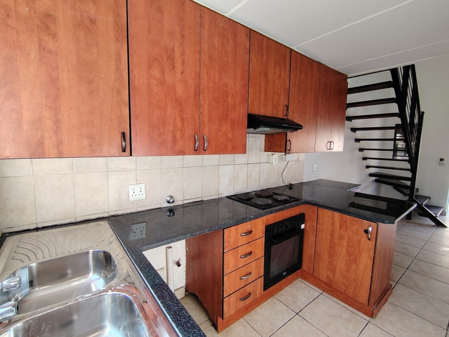 3 Bedroom Property for Sale in Rooihuiskraal North Gauteng