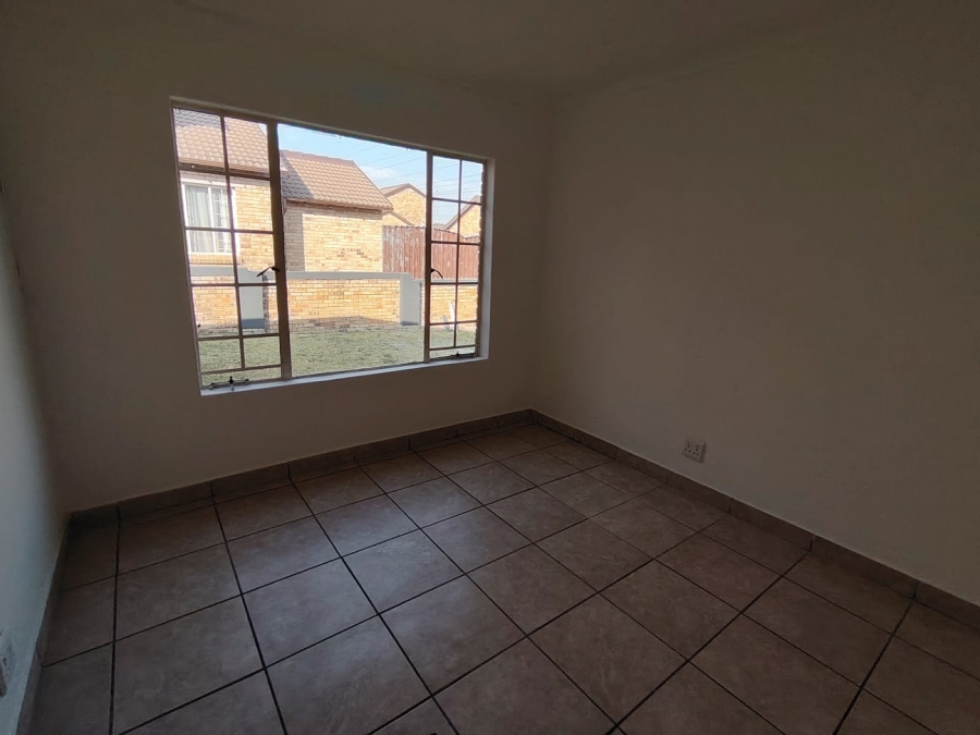 3 Bedroom Property for Sale in Rooihuiskraal North Gauteng