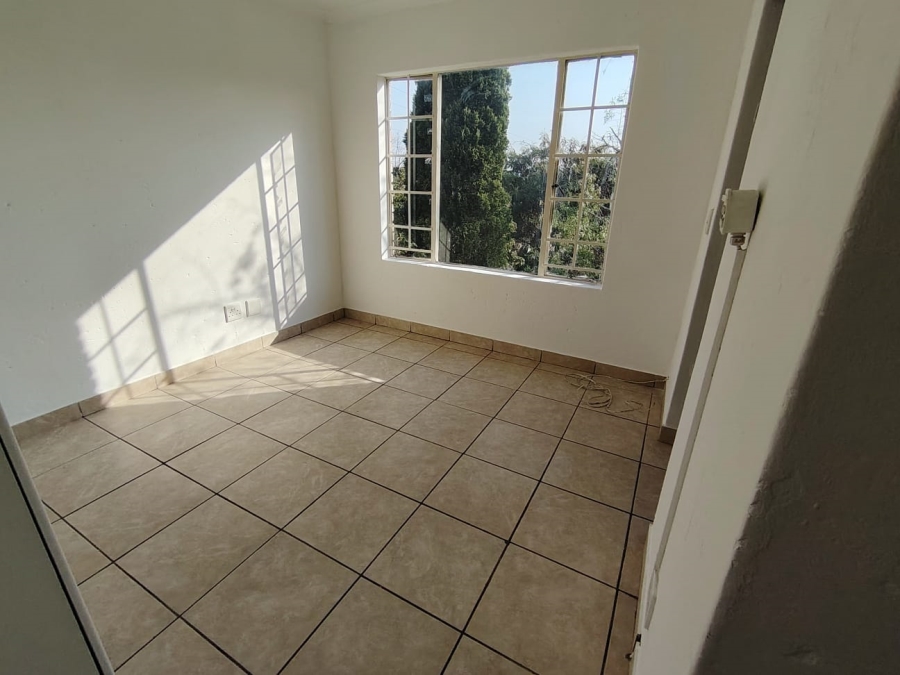 3 Bedroom Property for Sale in Rooihuiskraal North Gauteng