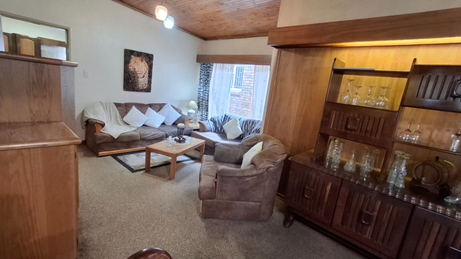 4 Bedroom Property for Sale in Pretoria Gardens Gauteng