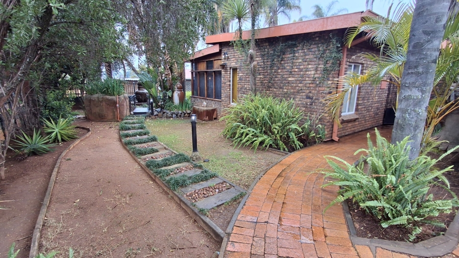 4 Bedroom Property for Sale in Pretoria Gardens Gauteng