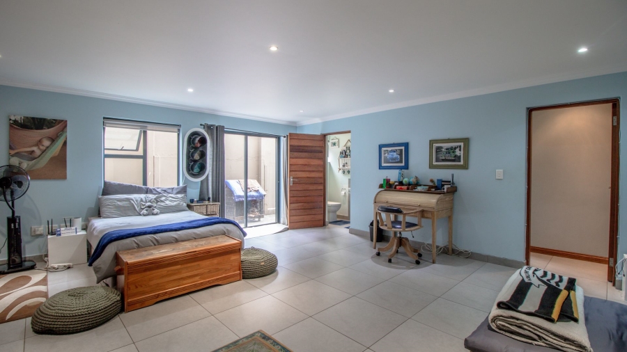 4 Bedroom Property for Sale in Lakeside Village Gauteng
