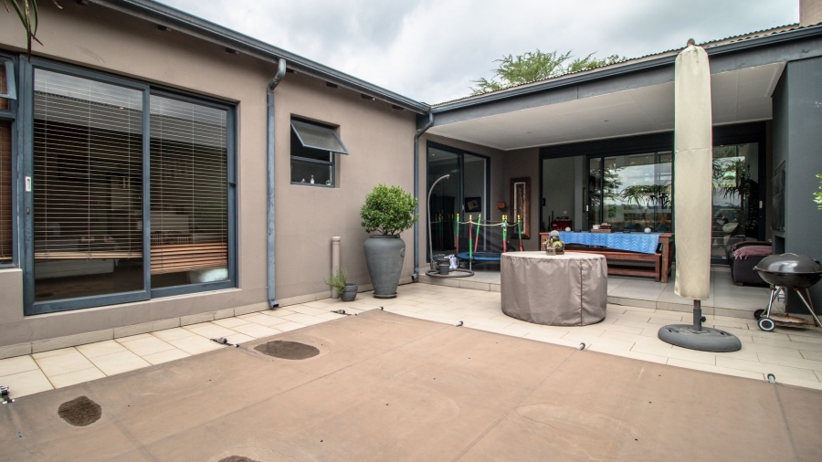 4 Bedroom Property for Sale in Lakeside Village Gauteng
