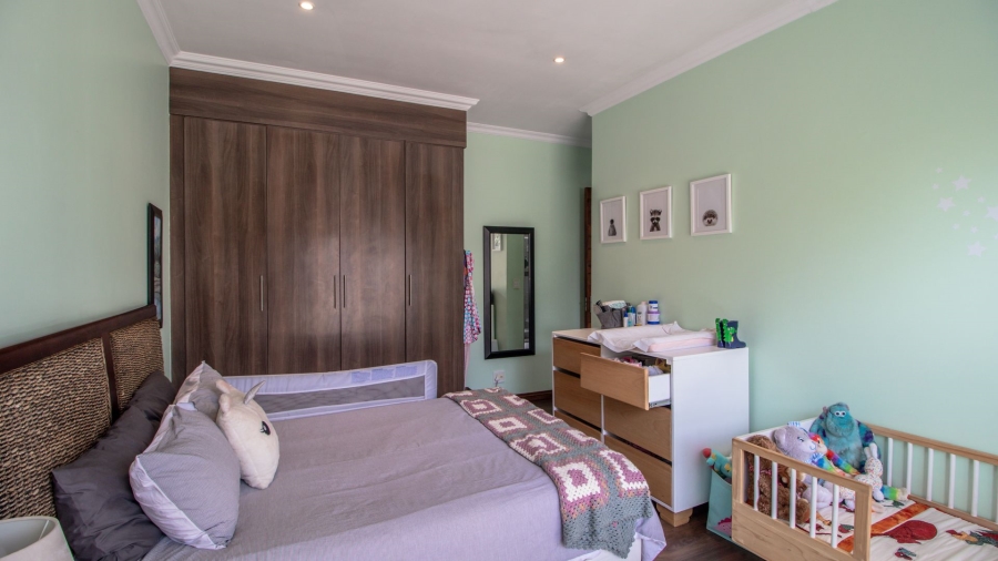 4 Bedroom Property for Sale in Lakeside Village Gauteng