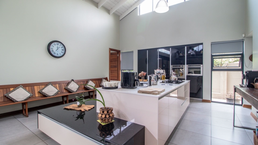 4 Bedroom Property for Sale in Lakeside Village Gauteng