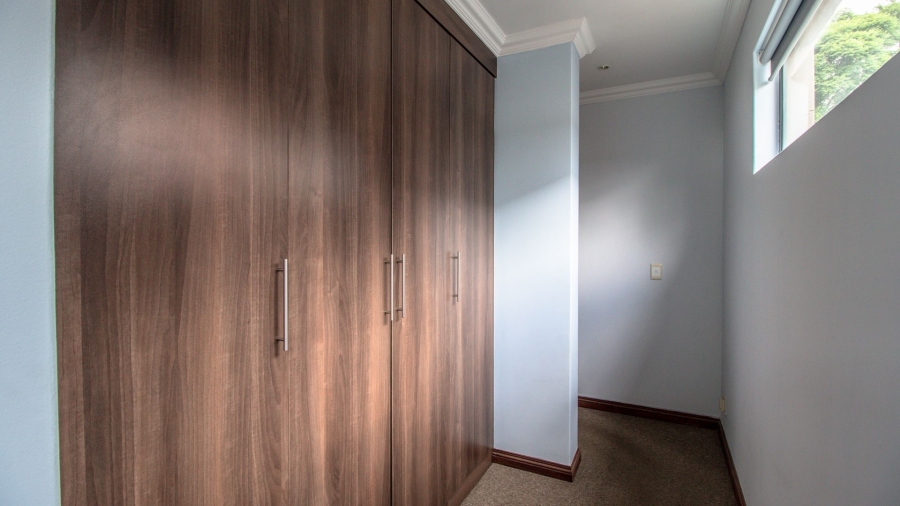 4 Bedroom Property for Sale in Lakeside Village Gauteng