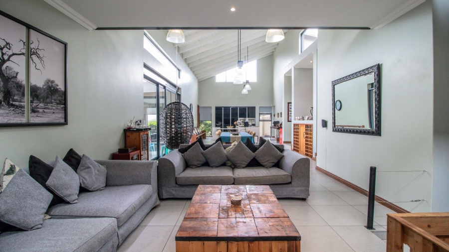 4 Bedroom Property for Sale in Lakeside Village Gauteng