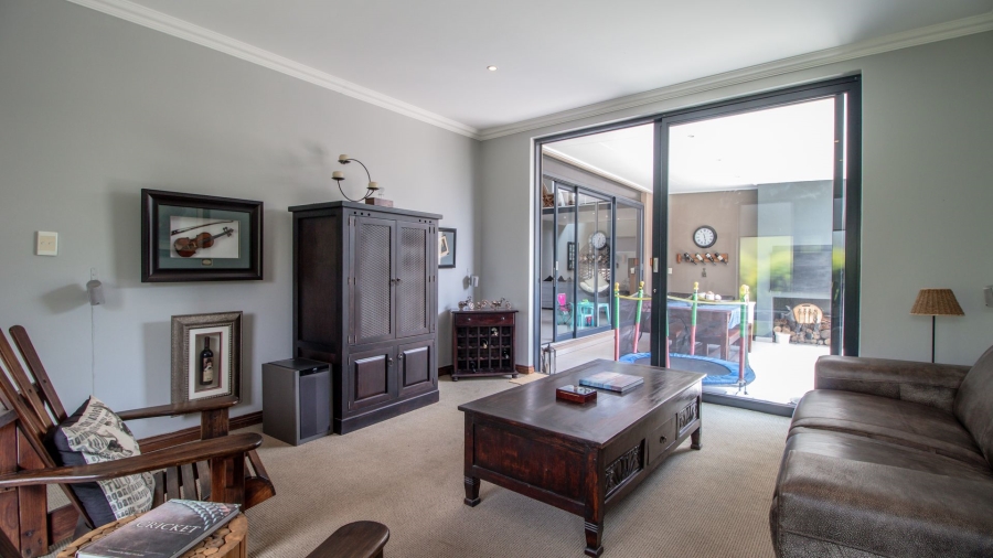 4 Bedroom Property for Sale in Lakeside Village Gauteng
