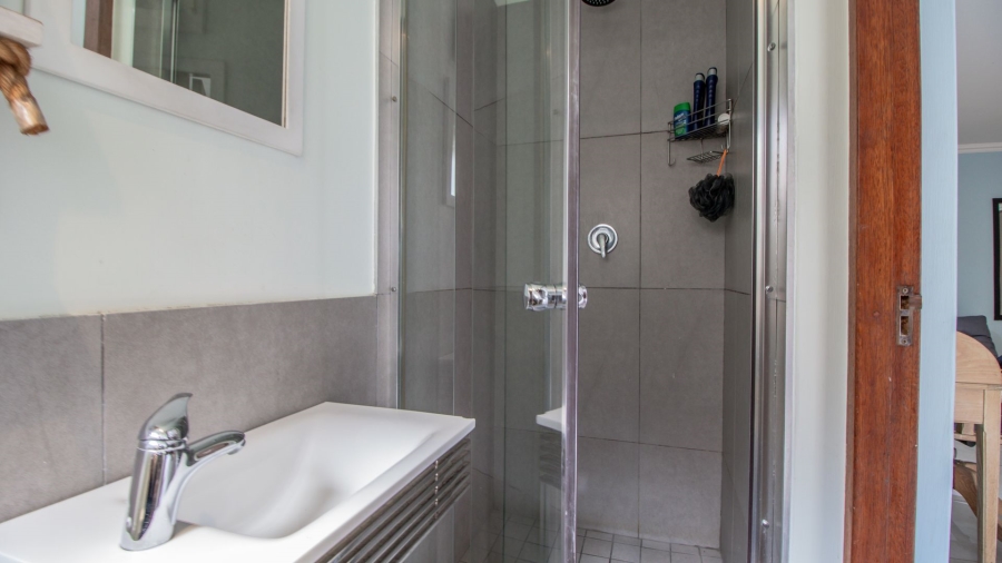 4 Bedroom Property for Sale in Lakeside Village Gauteng