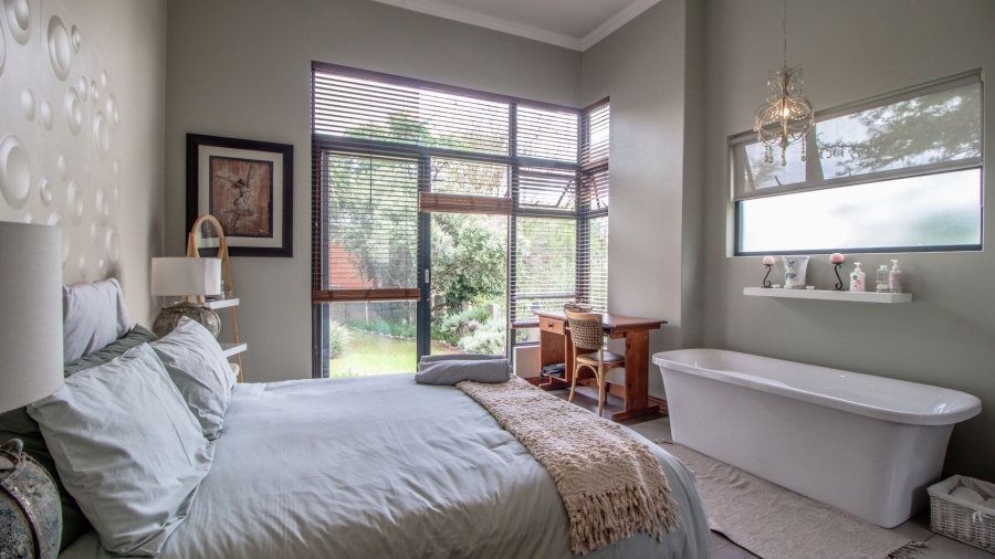 4 Bedroom Property for Sale in Lakeside Village Gauteng
