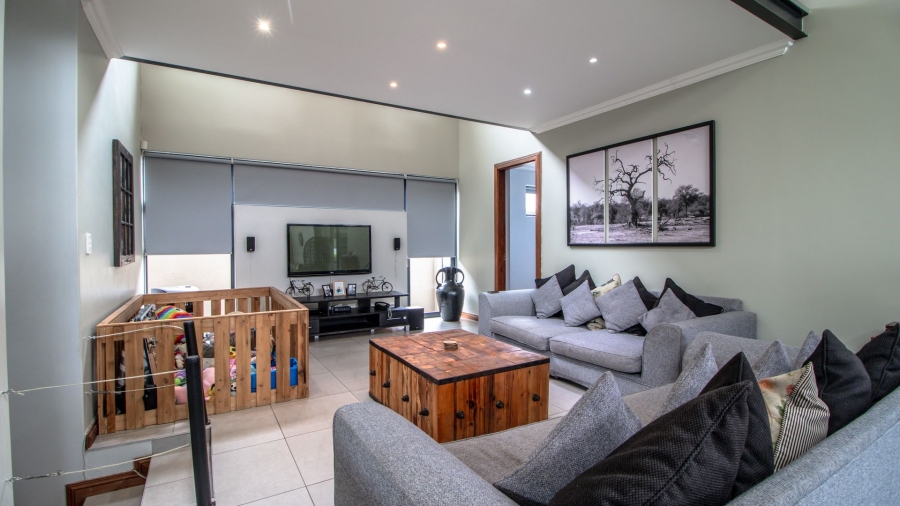 4 Bedroom Property for Sale in Lakeside Village Gauteng