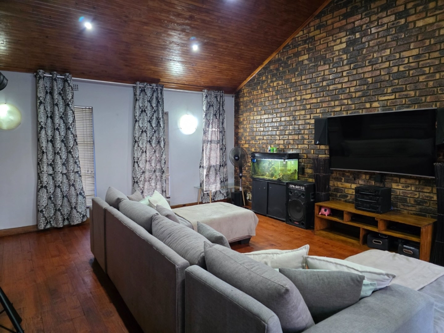 4 Bedroom Property for Sale in Vanderbijlpark SE 3 Gauteng