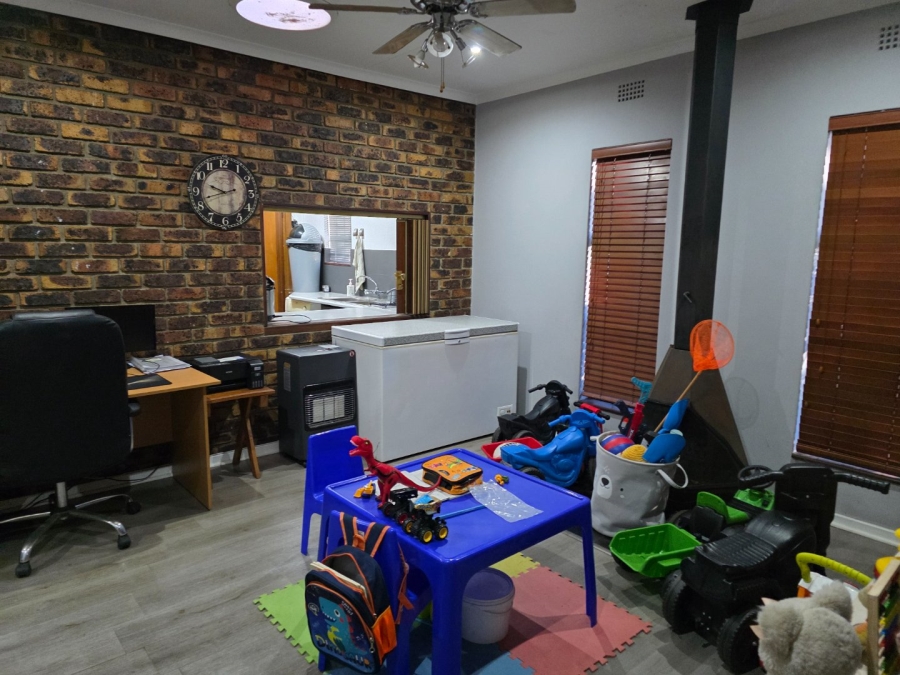 4 Bedroom Property for Sale in Vanderbijlpark SE 3 Gauteng