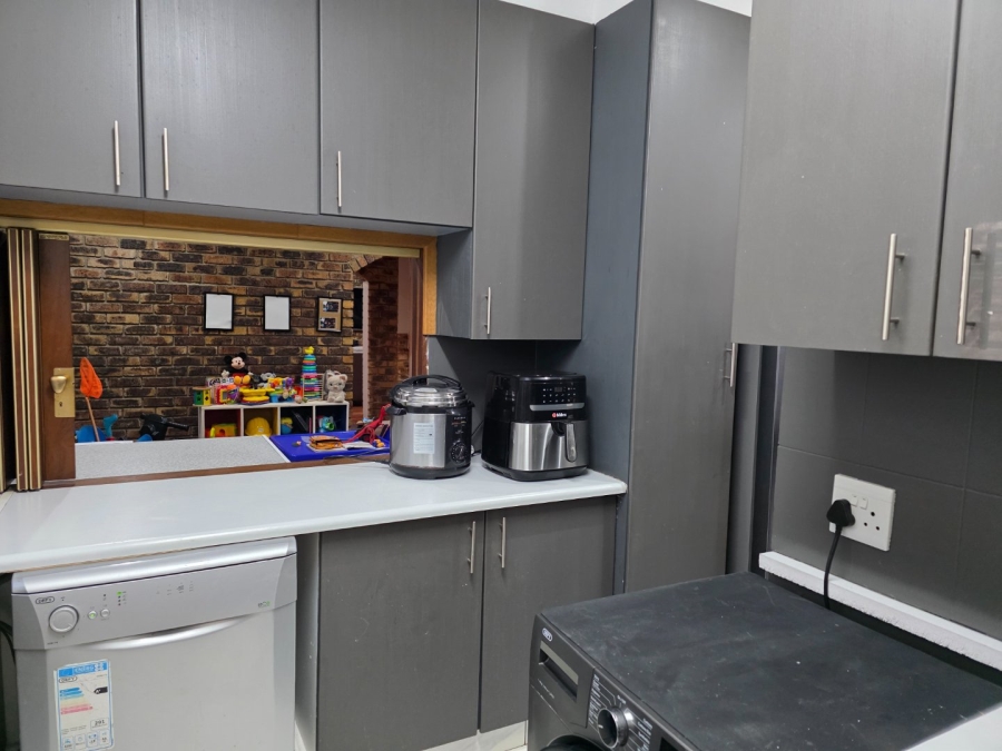 4 Bedroom Property for Sale in Vanderbijlpark SE 3 Gauteng