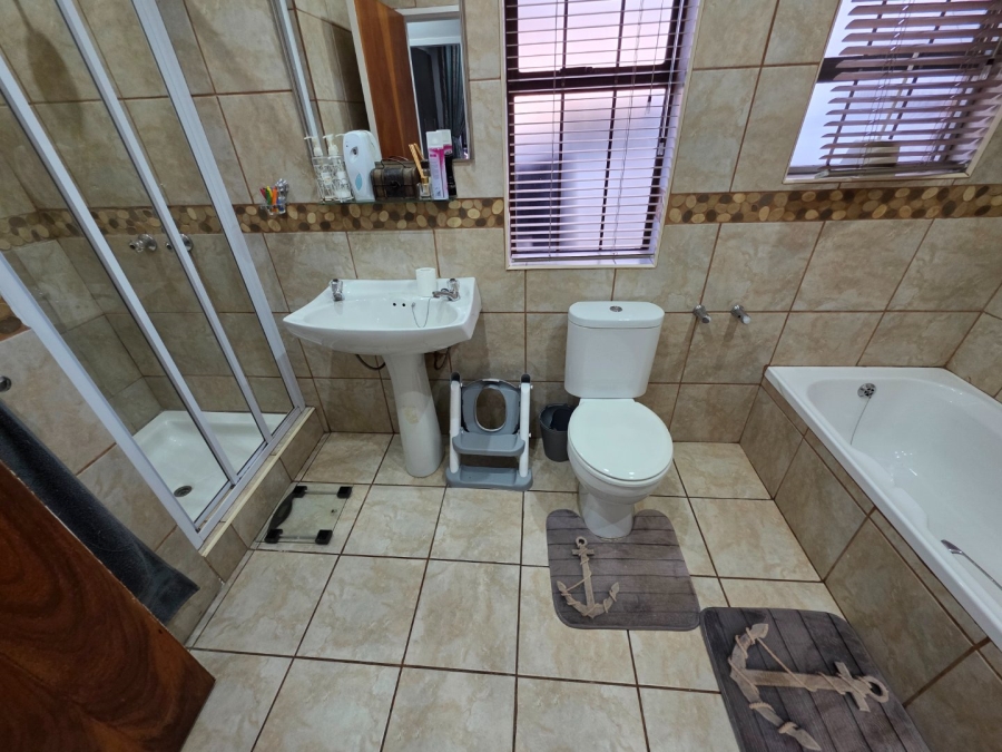 4 Bedroom Property for Sale in Vanderbijlpark SE 3 Gauteng