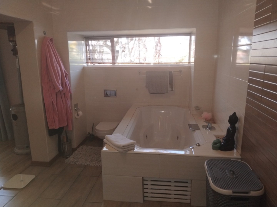4 Bedroom Property for Sale in Primrose Hill Gauteng
