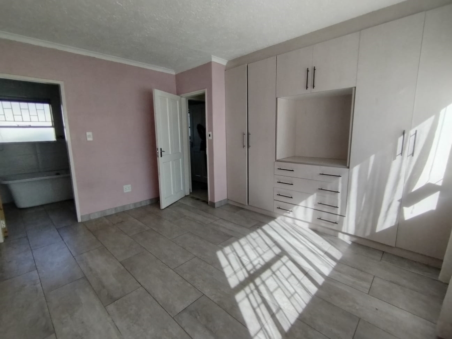 3 Bedroom Property for Sale in Gleneagles Gauteng