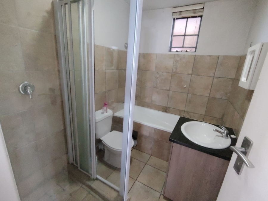 2 Bedroom Property for Sale in Amberfield Gauteng