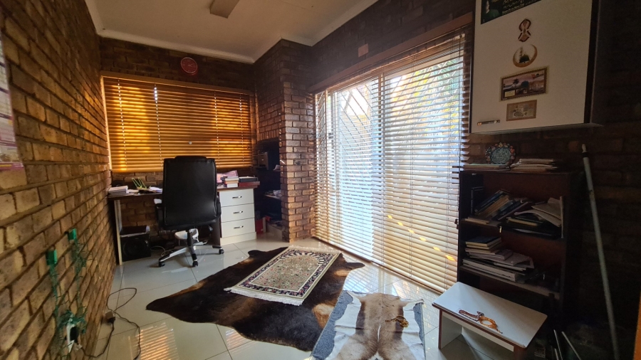 3 Bedroom Property for Sale in Laudium Gauteng