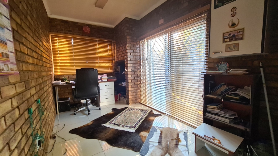 3 Bedroom Property for Sale in Laudium Gauteng
