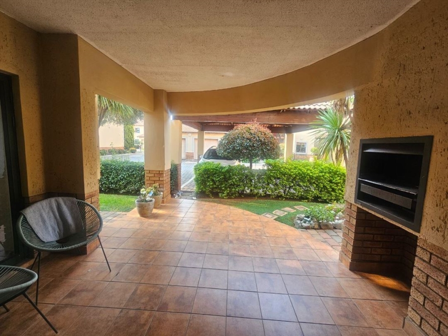 2 Bedroom Property for Sale in Ravenswood Gauteng
