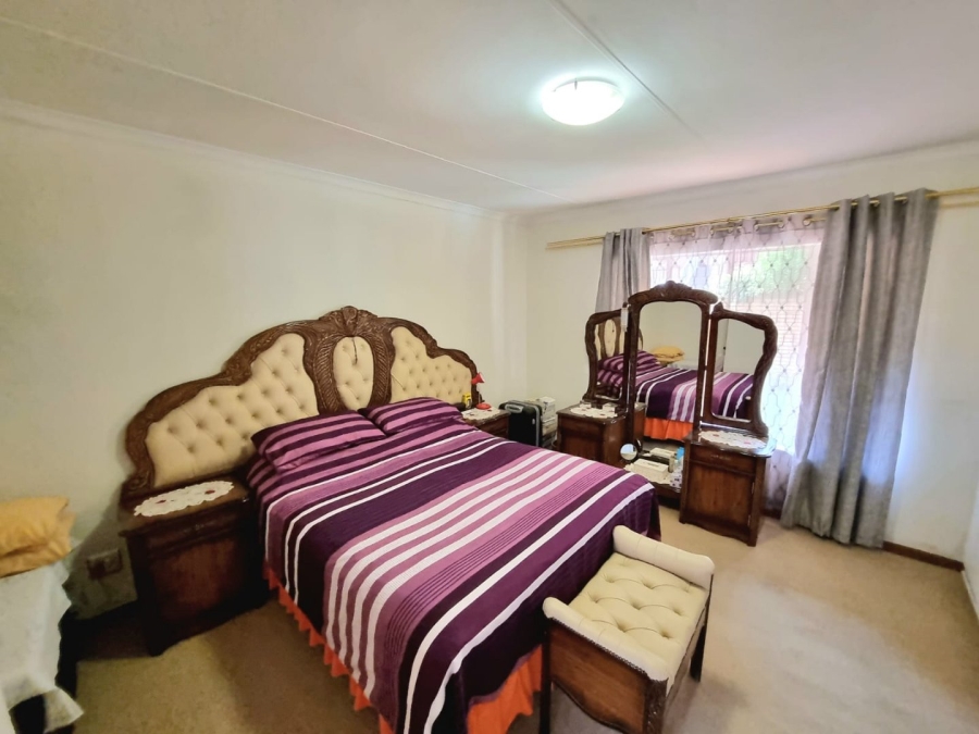 To Let 2 Bedroom Property for Rent in Ridgeway Gauteng