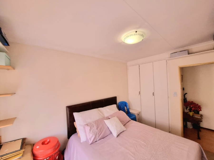 To Let 2 Bedroom Property for Rent in Ridgeway Gauteng